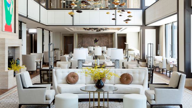 dining room and lounge at The Langham- Chicago